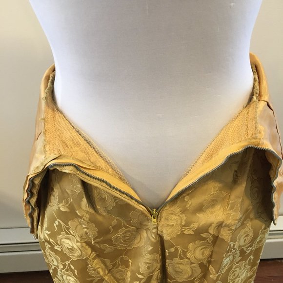 Vintage late 50s/early 60s Gold brocade dress - Picture 12 of 13